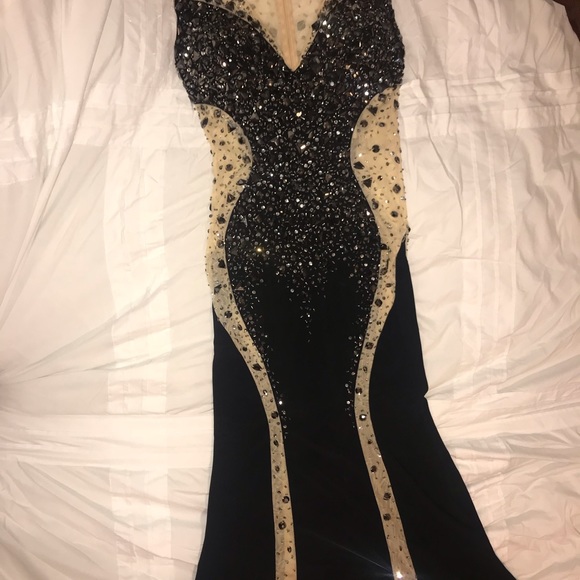 Beautiful Cinderella Divine gown - Picture 3 of 8